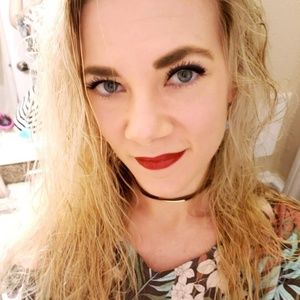 Meet your Posher, Lindsy